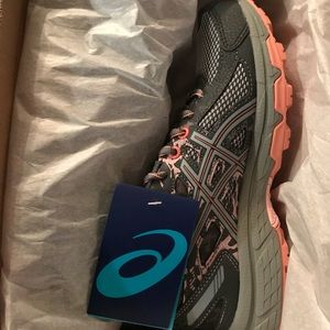ASICS Gel Venture 6-  NWT Sz 6.5